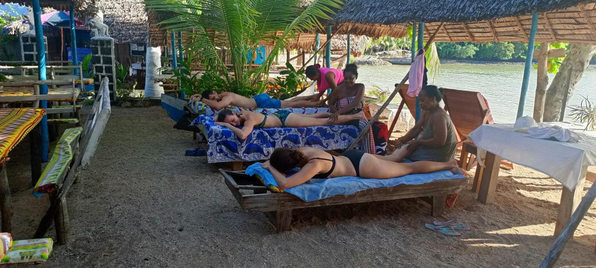 Piscine Bimoko Hotel Nosy-Be Ngoại thất bức ảnh